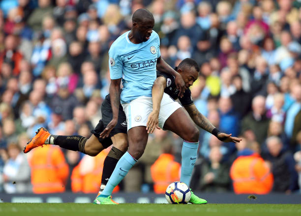 的兴趣显得 的兴趣显得