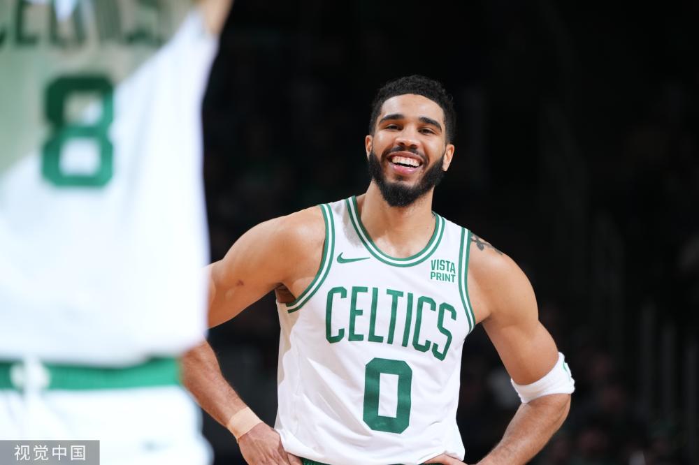 足球比赛中 足球比赛中