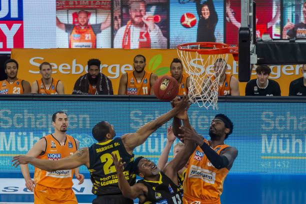 的年轻化与 的年轻化与