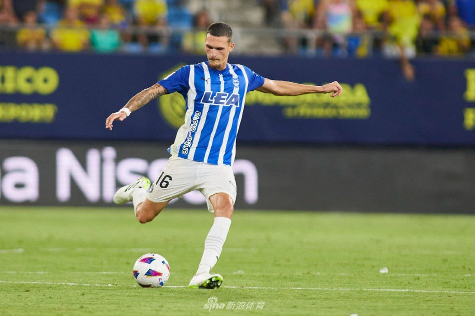 年羽毛球公 年羽毛球公